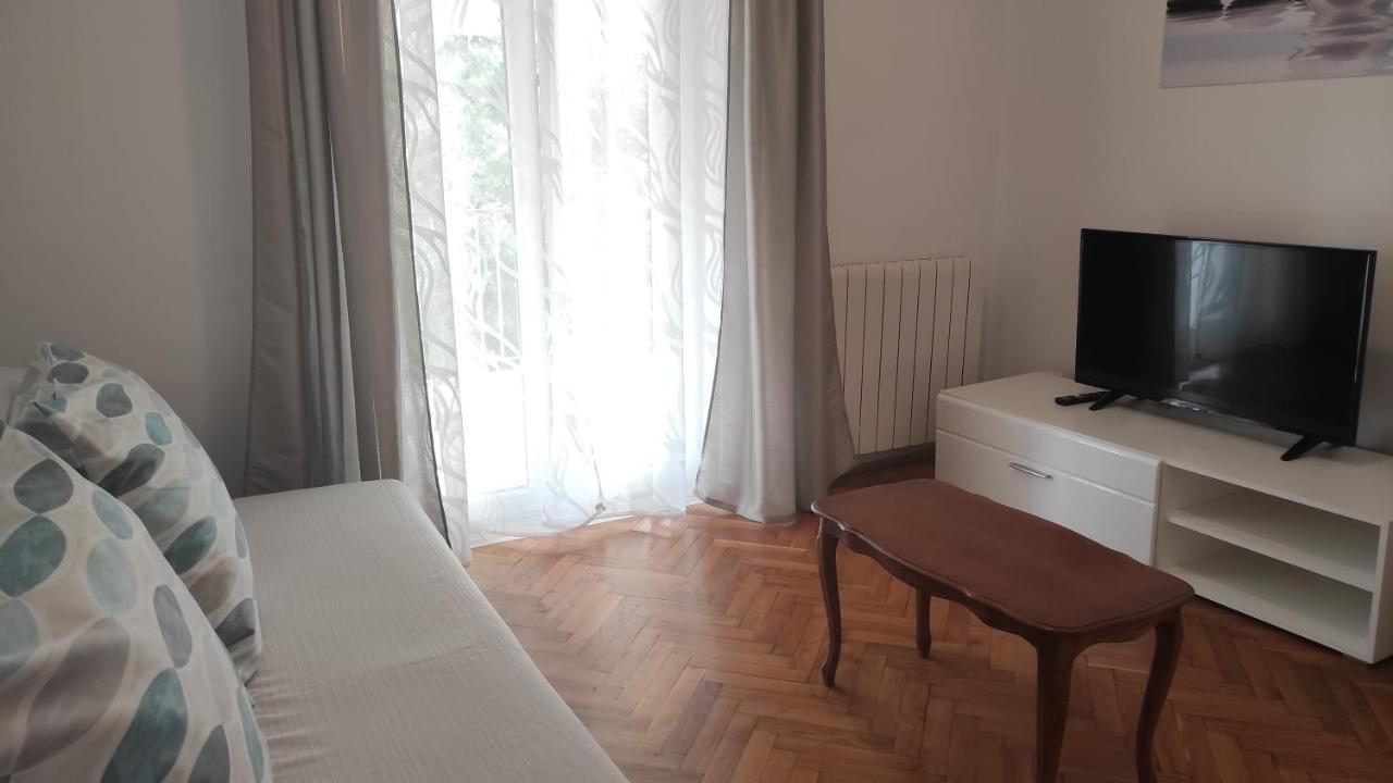 Appartamento App Karmen With Free Parkig Porec Esterno foto