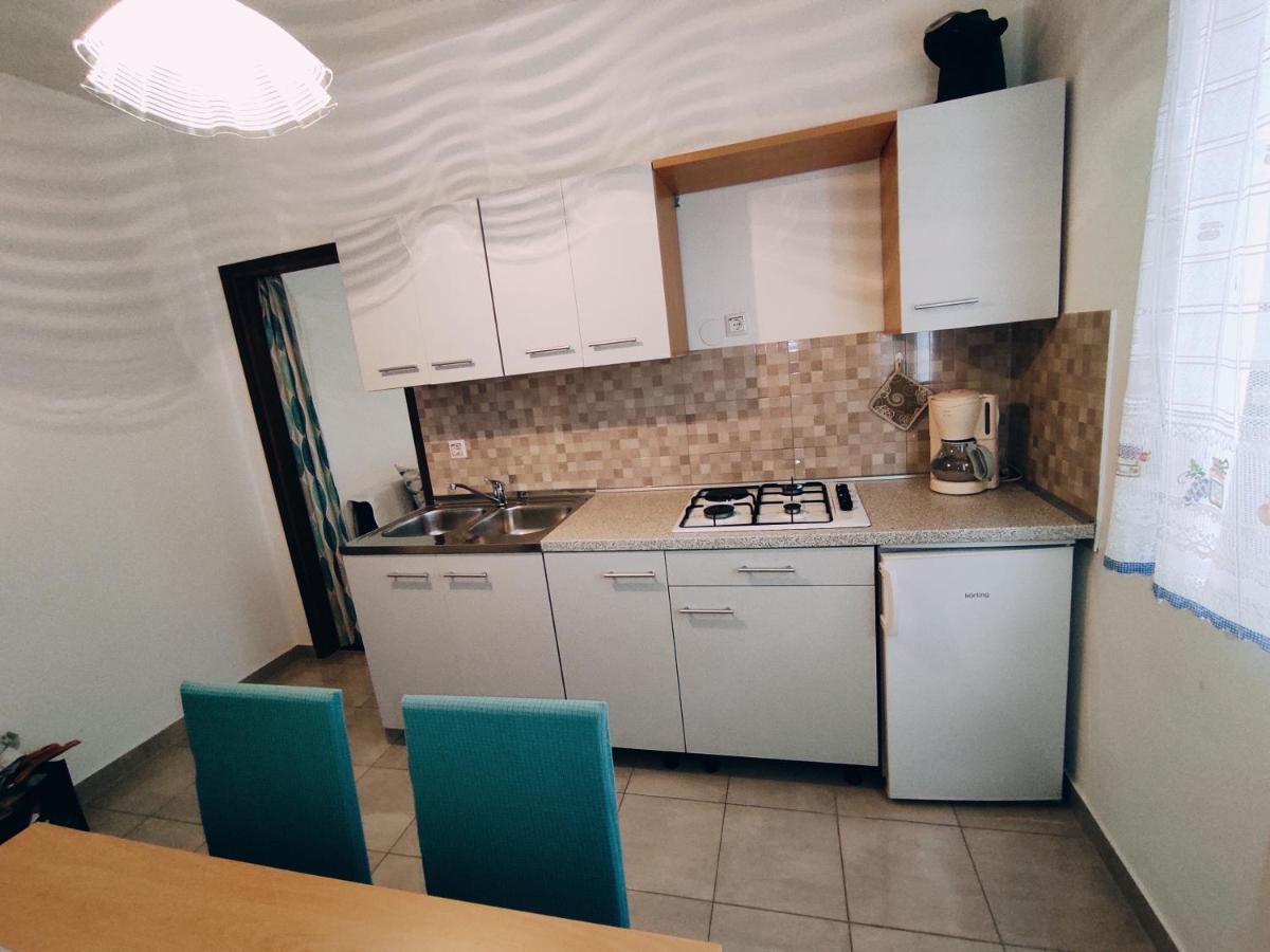 Appartamento App Karmen With Free Parkig Porec Esterno foto