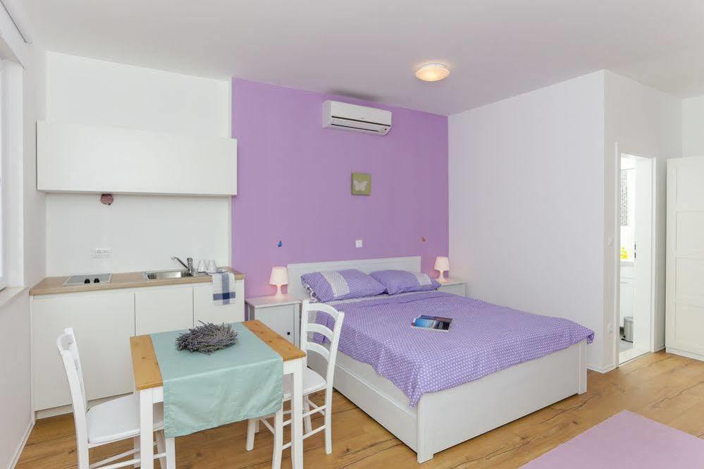 Appartamento App Karmen With Free Parkig Porec Esterno foto